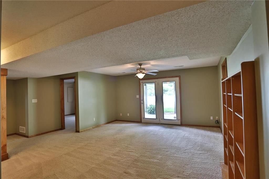 1915 NW Hedgewood Drive — photo 17