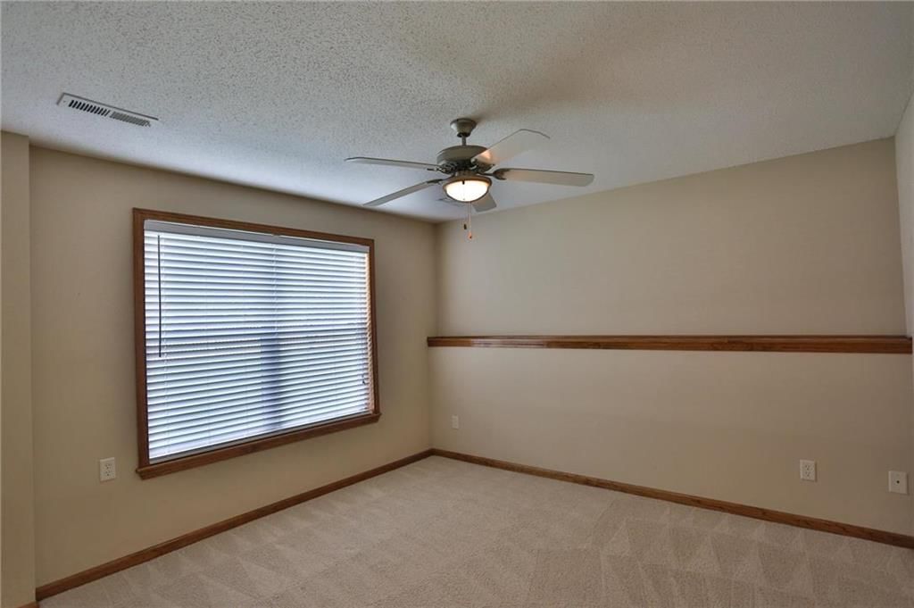 1915 NW Hedgewood Drive — photo 19