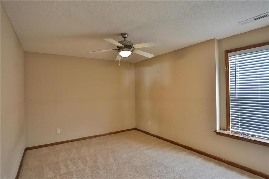 1915 NW Hedgewood Drive — photo 20