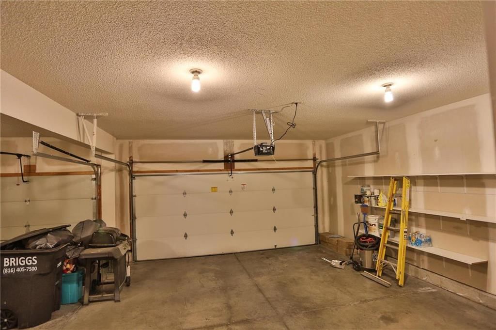 1915 NW Hedgewood Drive — photo 24