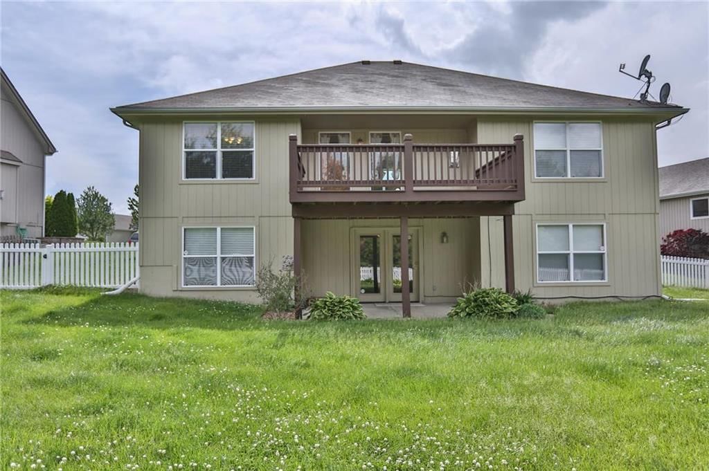 1915 NW Hedgewood Drive — photo 25