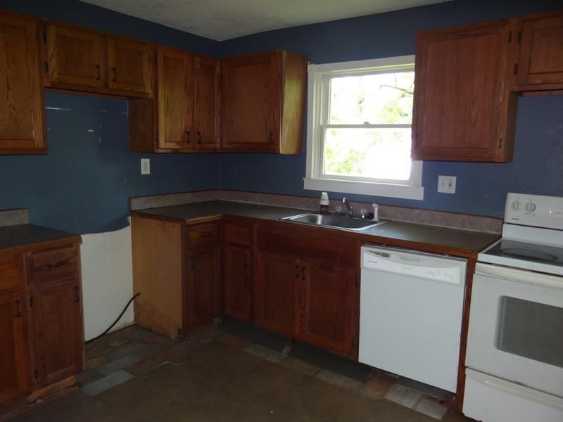11314 E 11th Street — photo 6