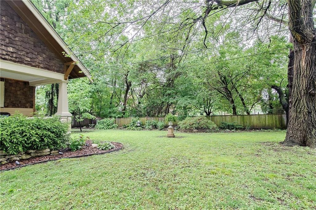 7711 HOLMES Road — photo 24