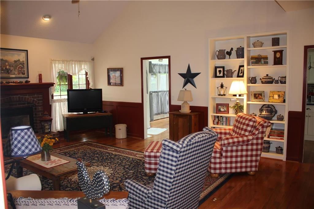 501 Hummingbird Court — photo 5