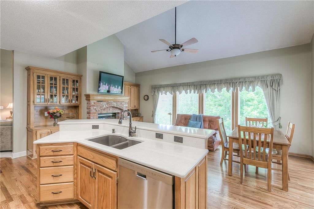 5315 Brockway Street — photo 8