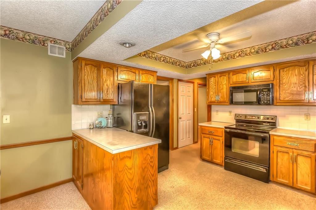5706 N Harden Street — photo 7