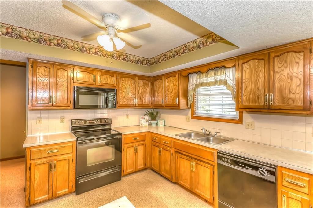 5706 N Harden Street — photo 9
