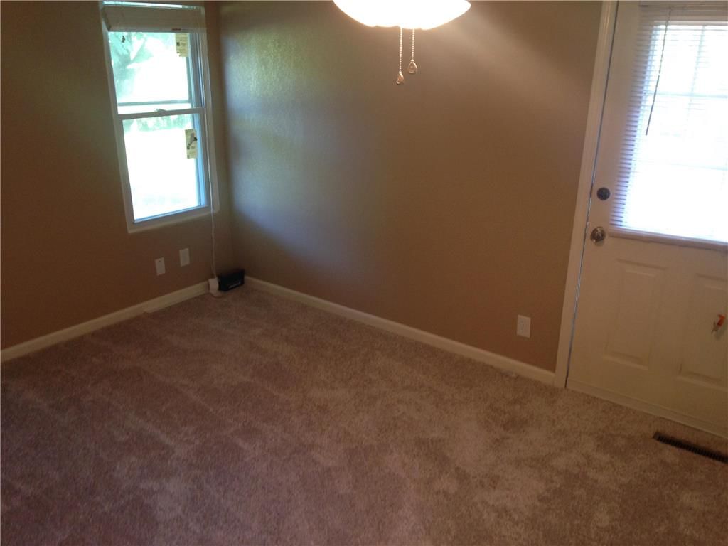 402 W CHESTNUT Street — photo 14