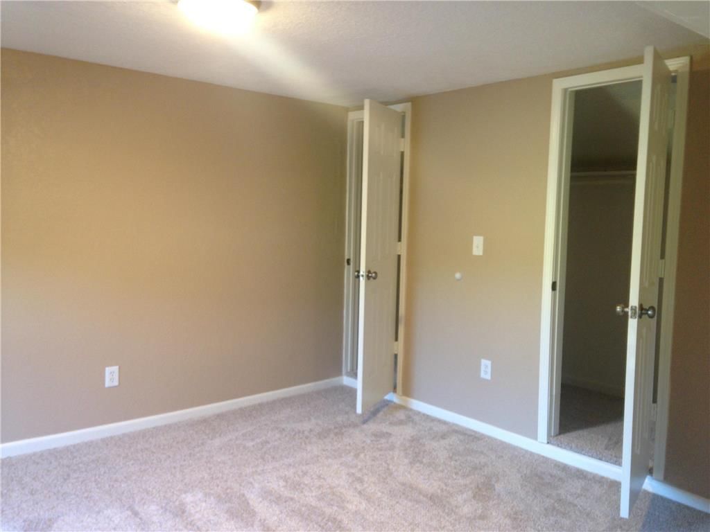 402 W CHESTNUT Street — photo 18