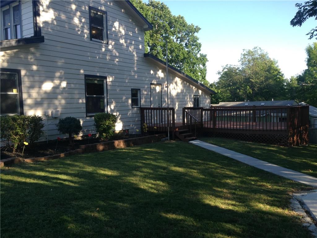 402 W CHESTNUT Street — photo 22