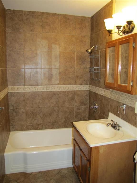 503 E 164th Terrace — photo 8
