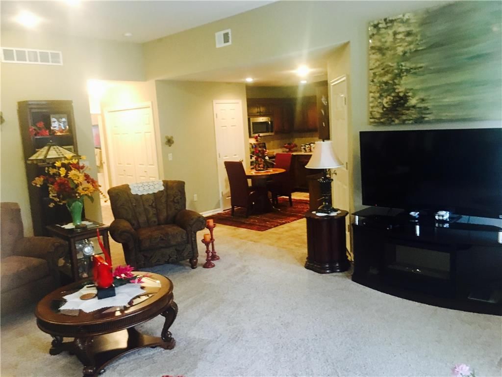 15634 Landauer Circle — photo 6