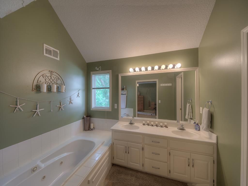 14110 NW 64th Terrace — photo 10