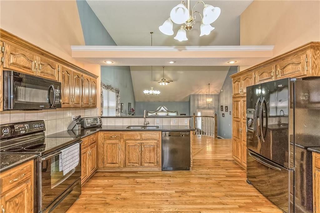 7403 N Wallace Avenue — photo 12