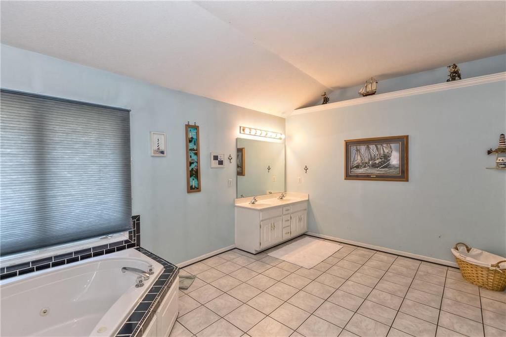 7403 N Wallace Avenue — photo 16