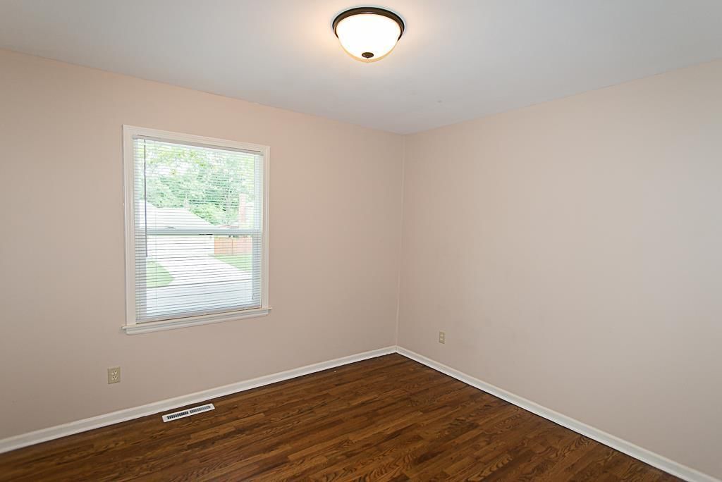 9812 W 100th Street — photo 16