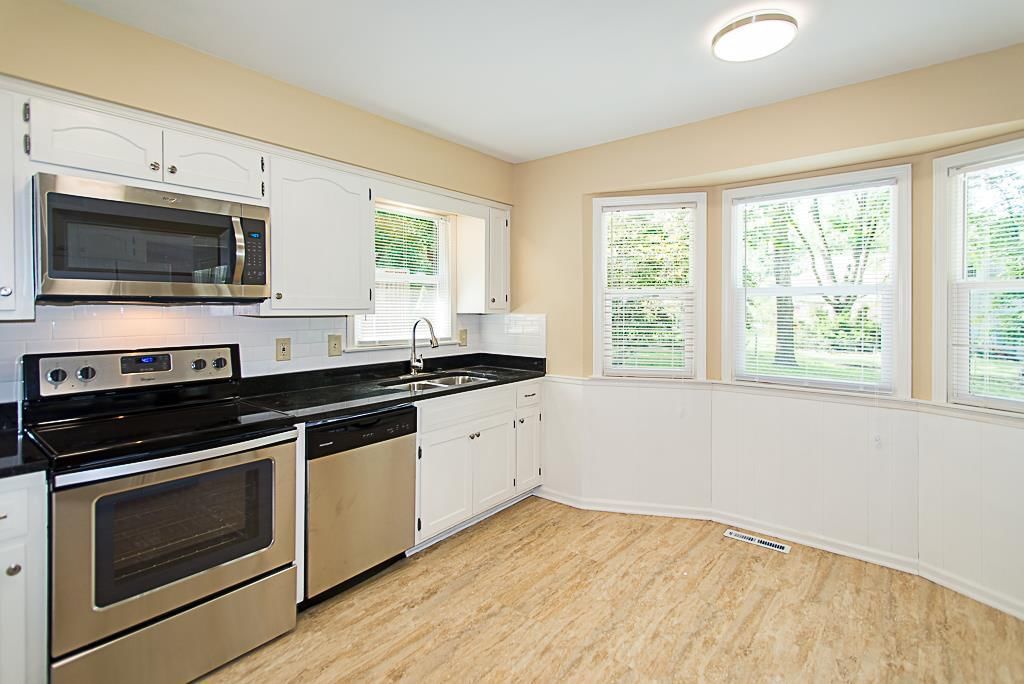 9812 W 100th Street — photo 6