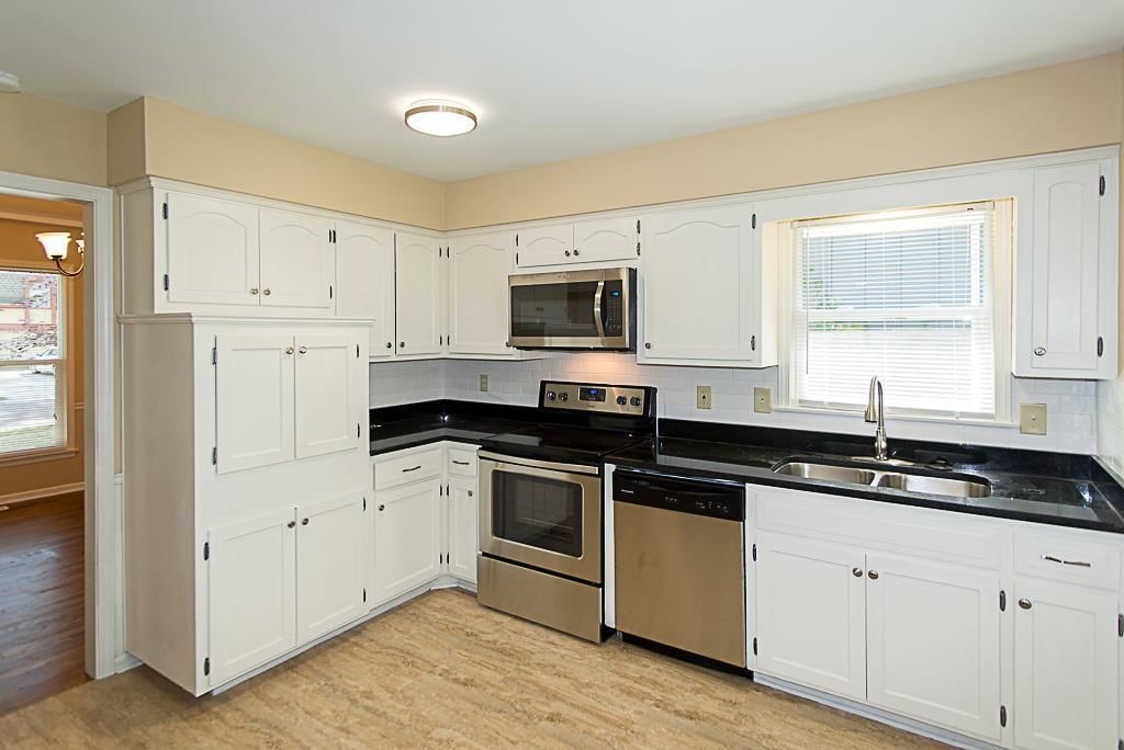 9812 W 100th Street — photo 8