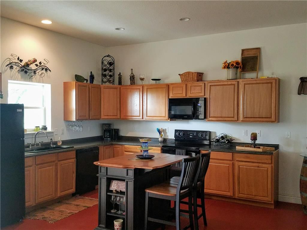 1371 W Finney Road — photo 3