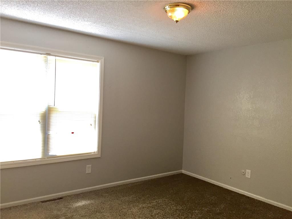 10906 McKinley Avenue — photo 11