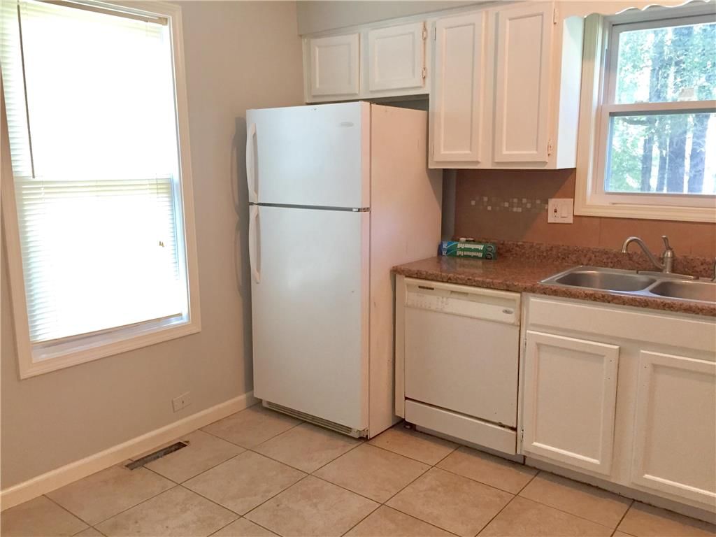 10906 McKinley Avenue — photo 8