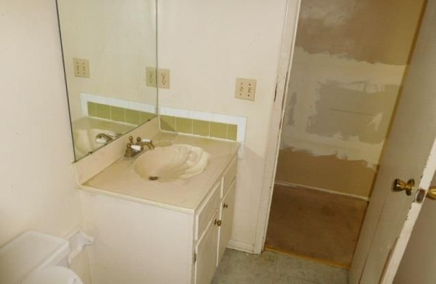 716 N 62 Place — photo 14
