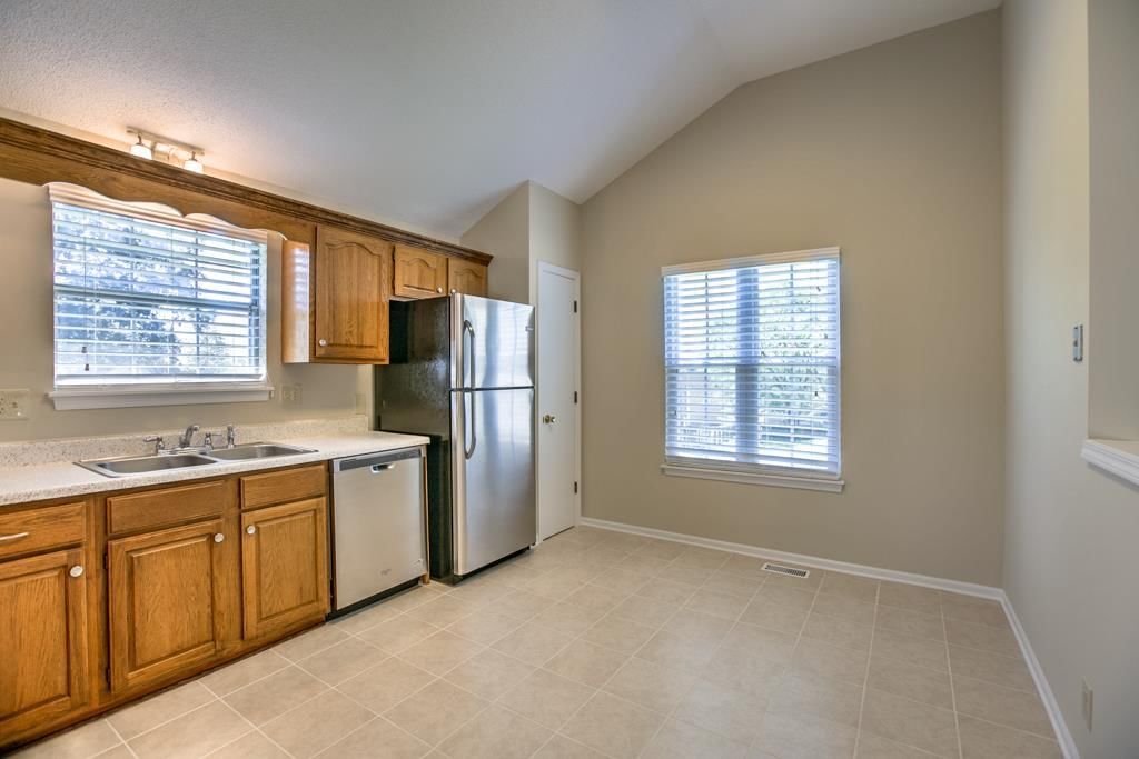 8007 W 149th Terrace — photo 8