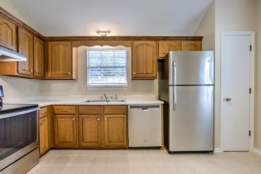 8007 W 149th Terrace — photo 9