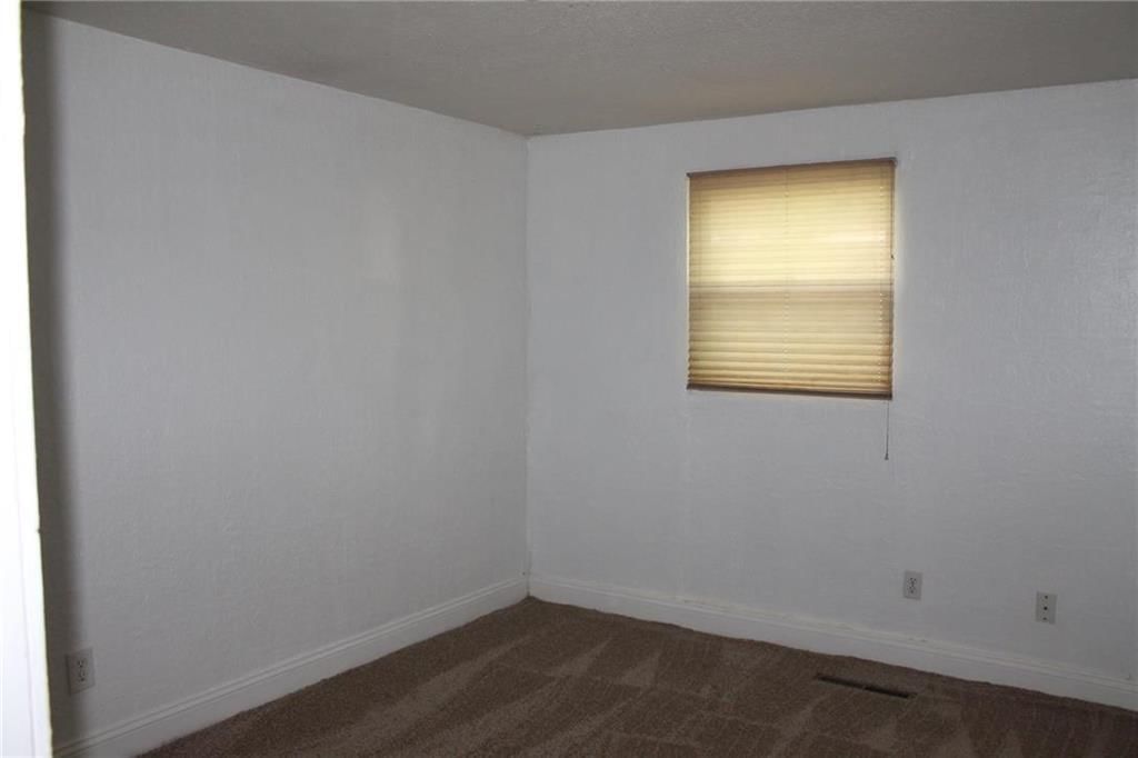5400 Maple Street — photo 7