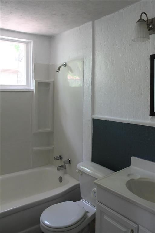 5400 Maple Street — photo 8