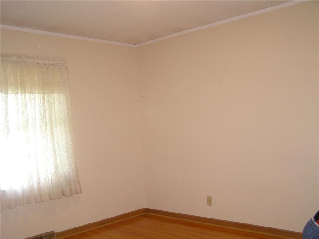 3728 S Sterling Avenue — photo 8
