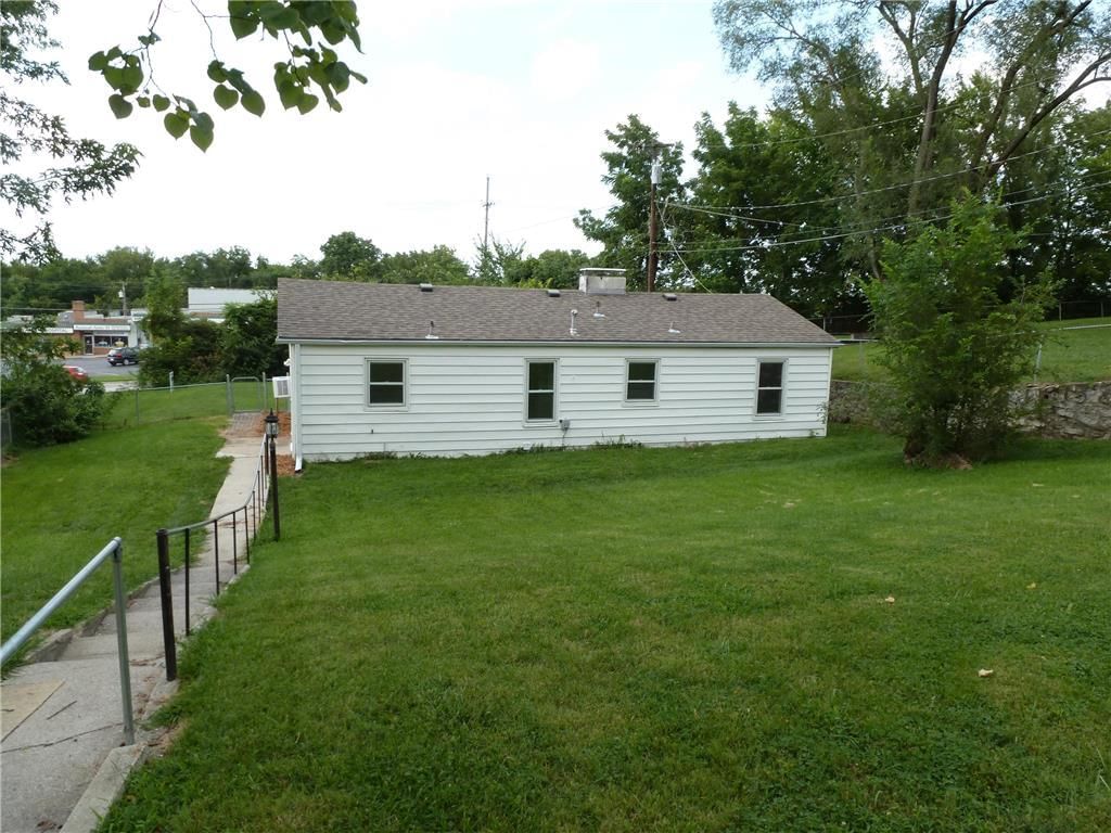 4709 NE Vivion Road — photo 8
