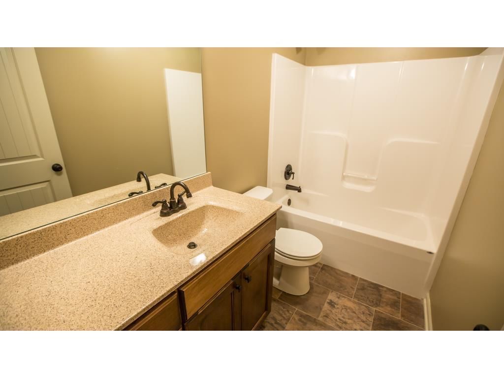 928 SE Auburn Court — photo 20