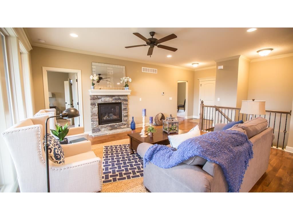928 SE Auburn Court — photo 5