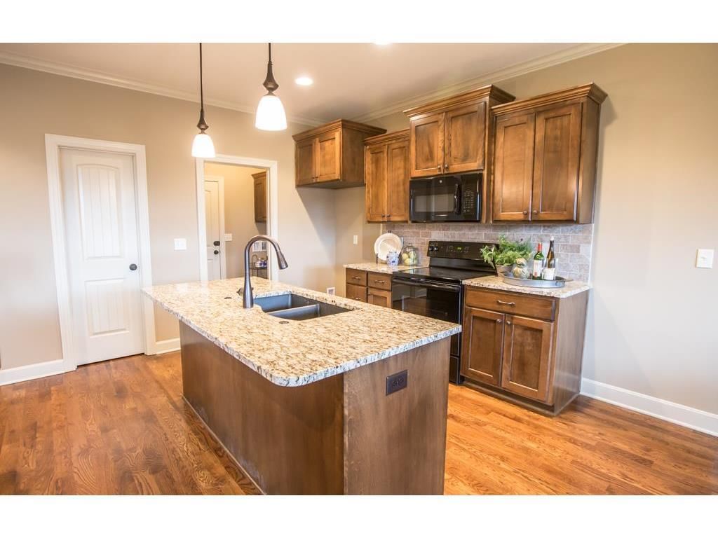 928 SE Auburn Court — photo 6