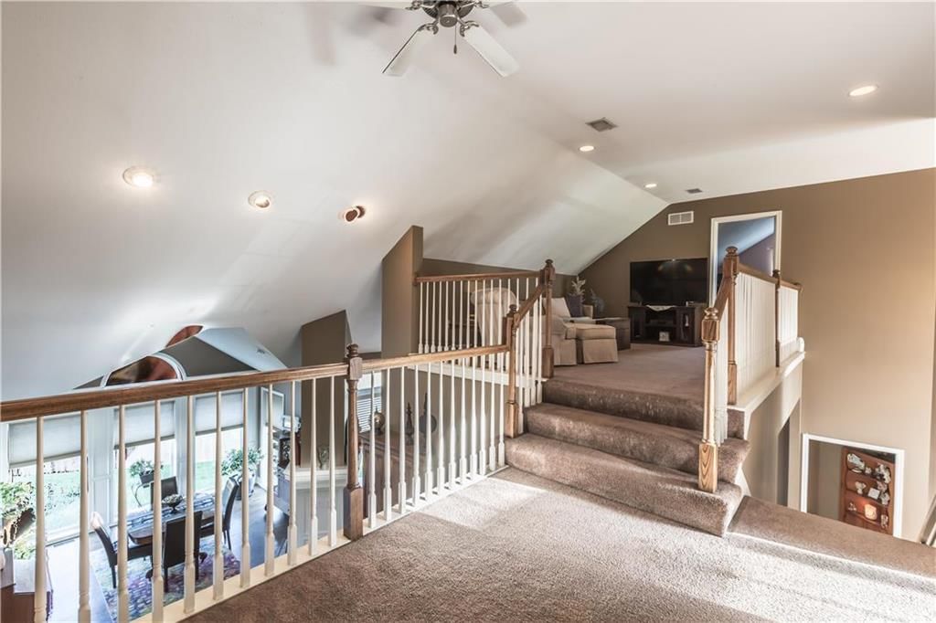 6415 N Spruce Avenue — photo 11