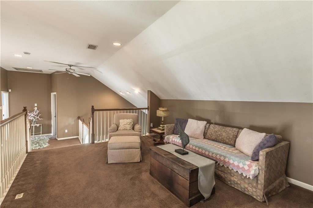 6415 N Spruce Avenue — photo 12