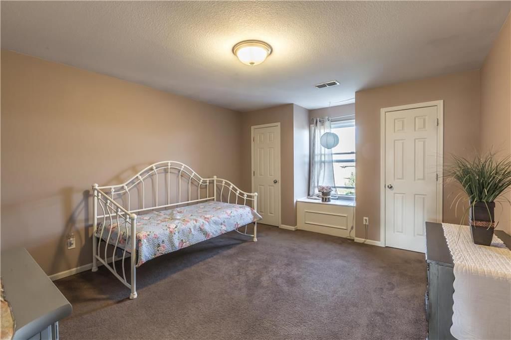 6415 N Spruce Avenue — photo 17