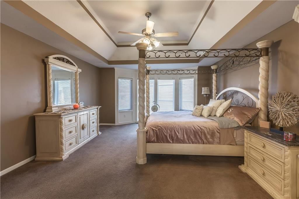 6415 N Spruce Avenue — photo 8