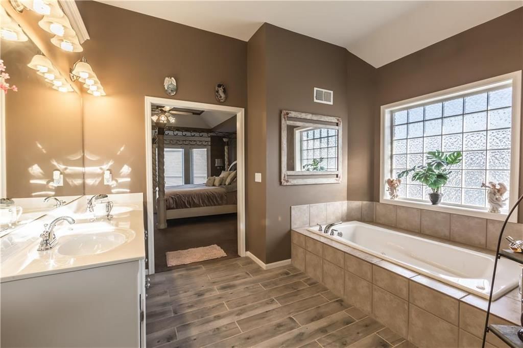 6415 N Spruce Avenue — photo 10