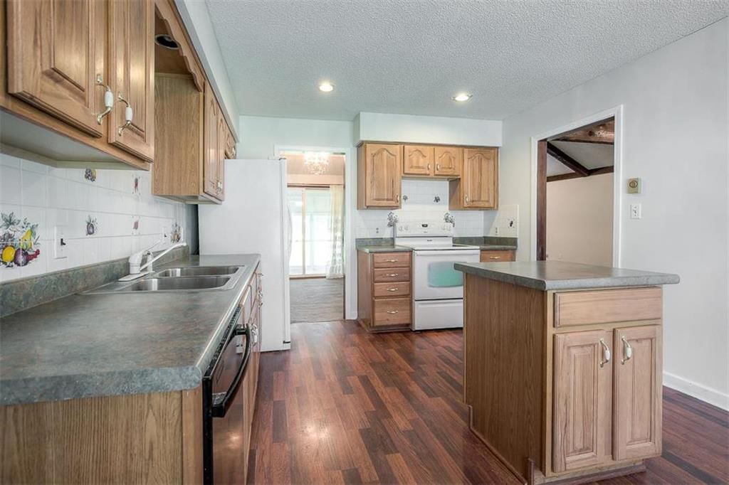 302 S Howard Street — photo 12
