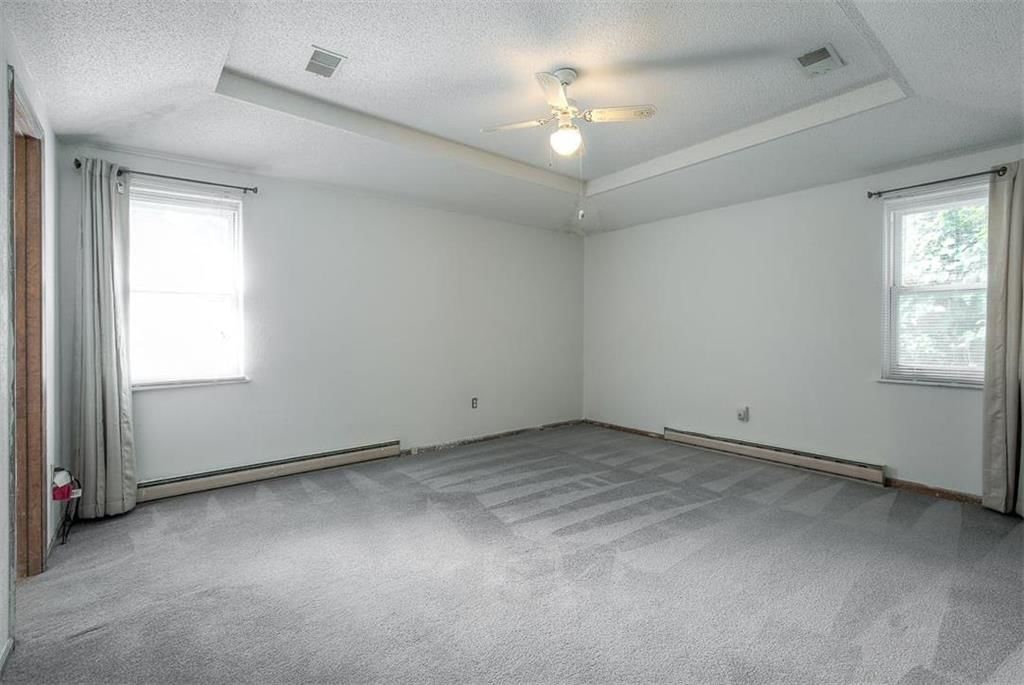 302 S Howard Street — photo 16