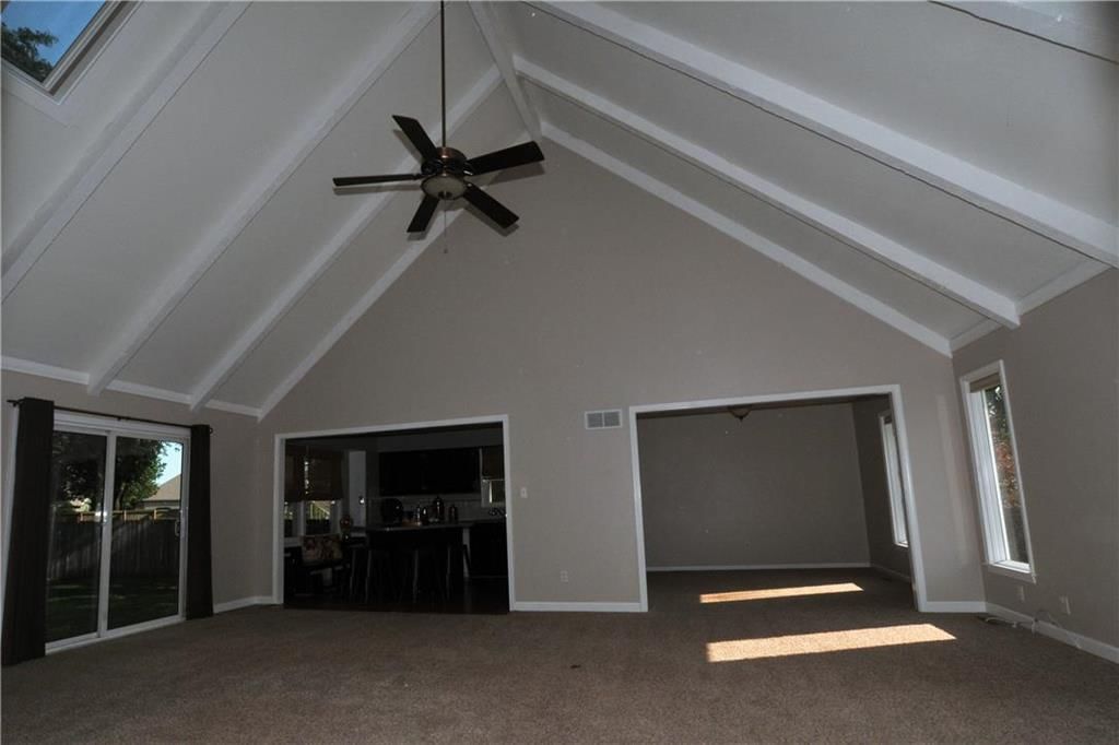 310 S Park Drive — photo 3