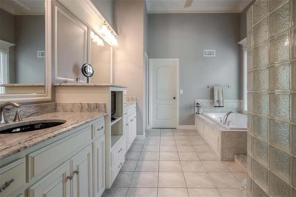 315 NW Rockwood Court — photo 17