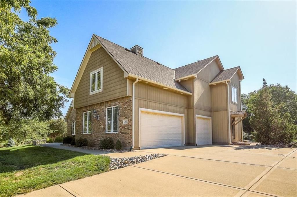 315 NW Rockwood Court — photo 3