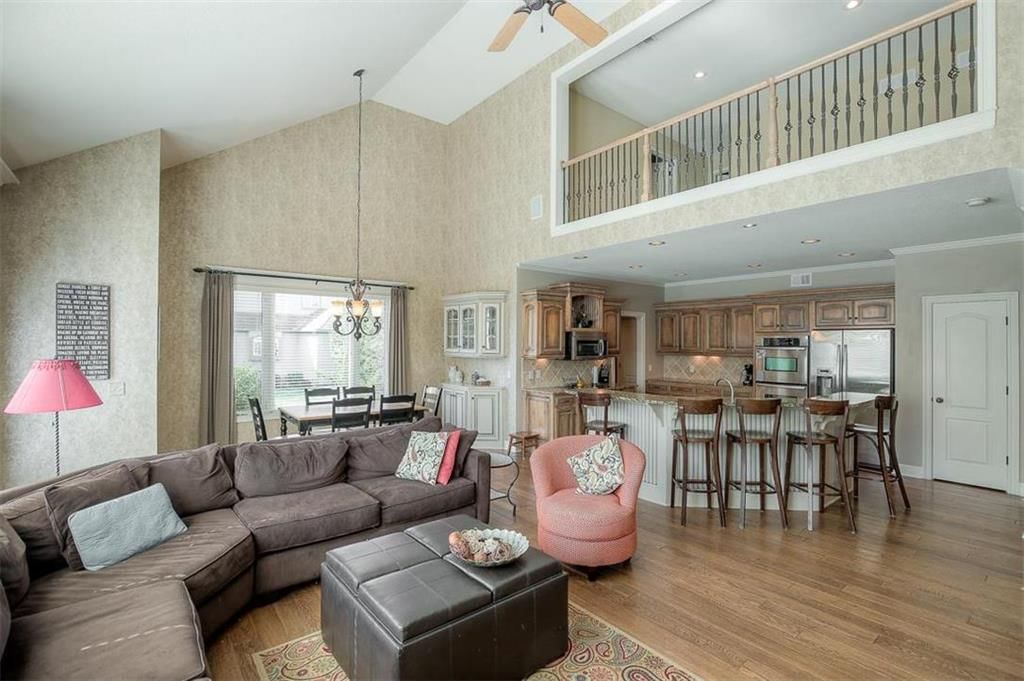 315 NW Rockwood Court — photo 10