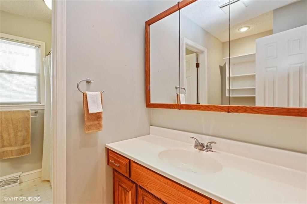 6620 NW Sweetbriar Court — photo 12