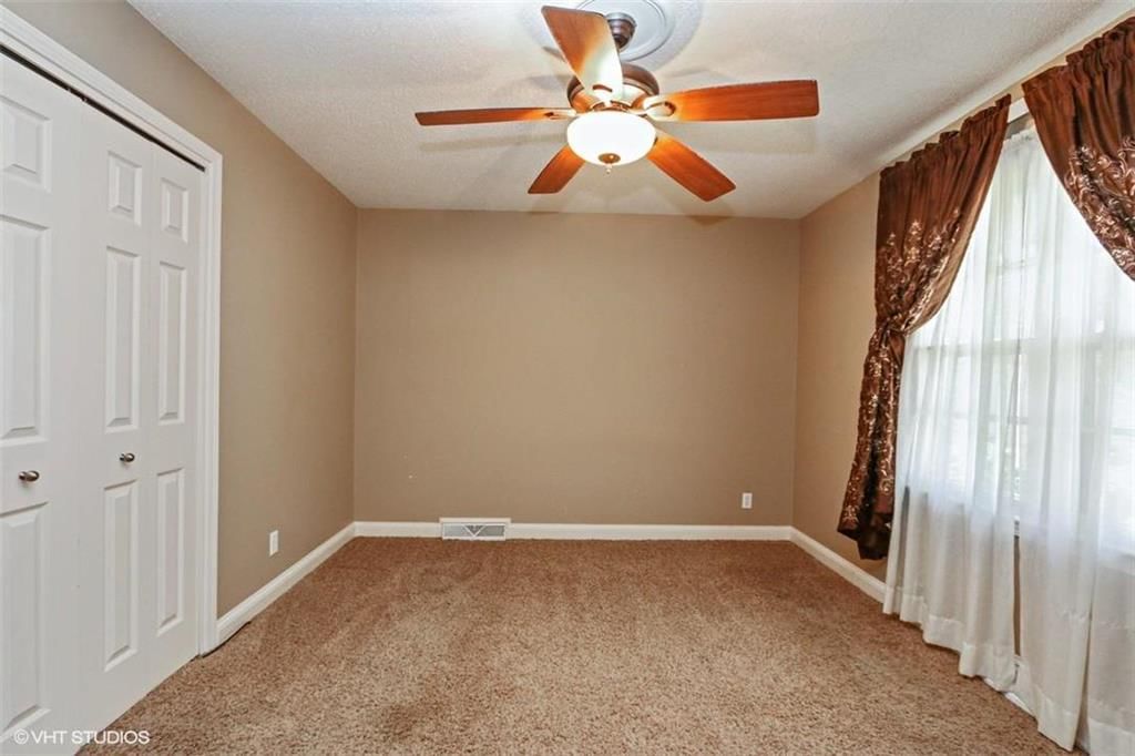 6620 NW Sweetbriar Court — photo 13