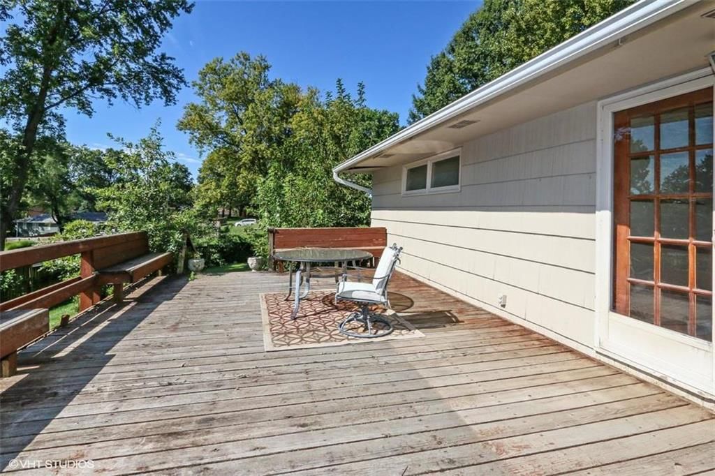6620 NW Sweetbriar Court — photo 21