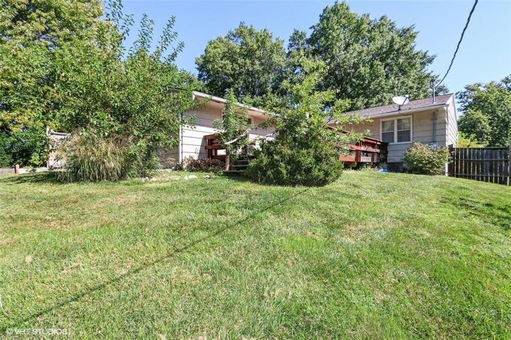 6620 NW Sweetbriar Court — photo 23